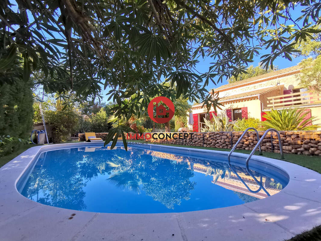 Maison à SAINT-VICTOR-LA-COSTE