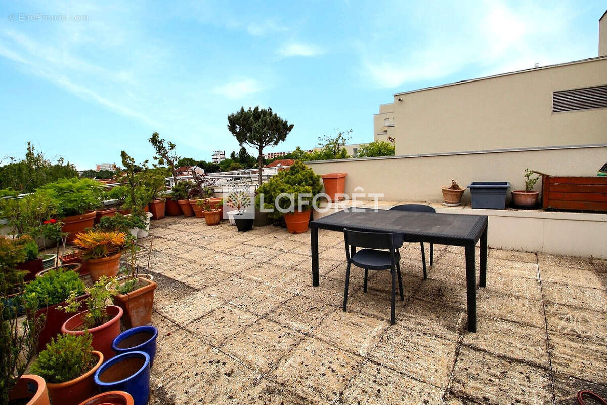 Appartement à VILLENEUVE-LA-GARENNE