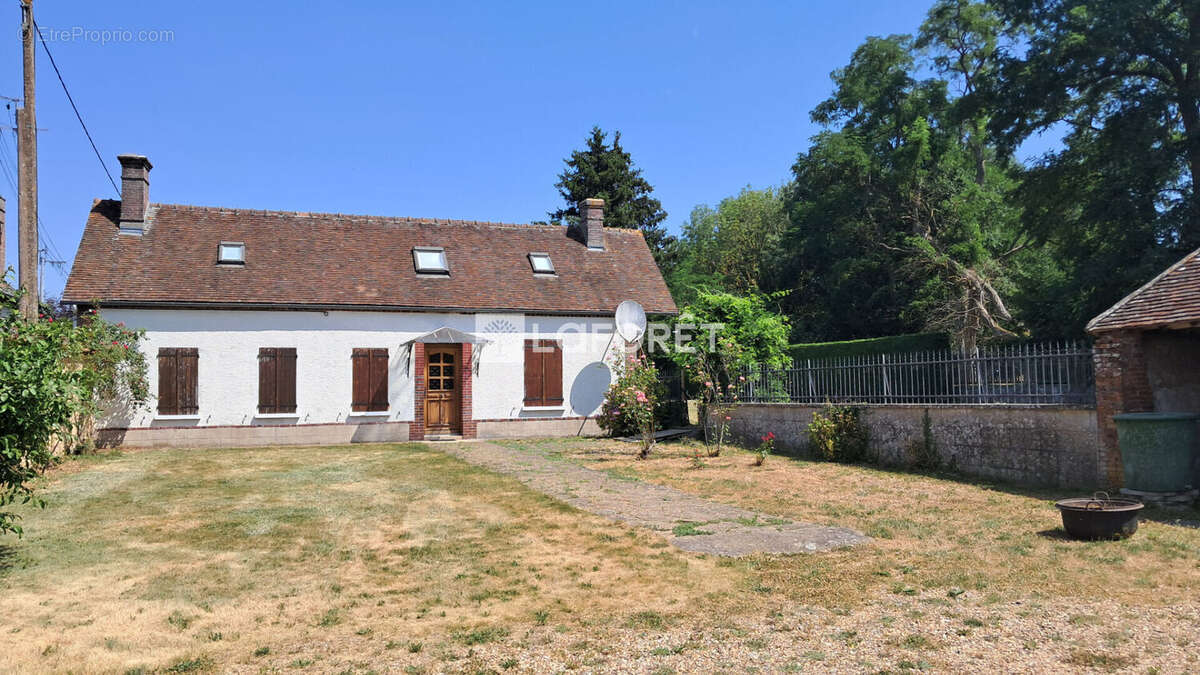 Authentique corps de ferme avec dépendances et grand terrain - photo 2