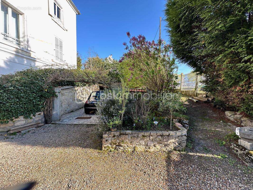 Maison à SAINT-OUEN-L'AUMONE