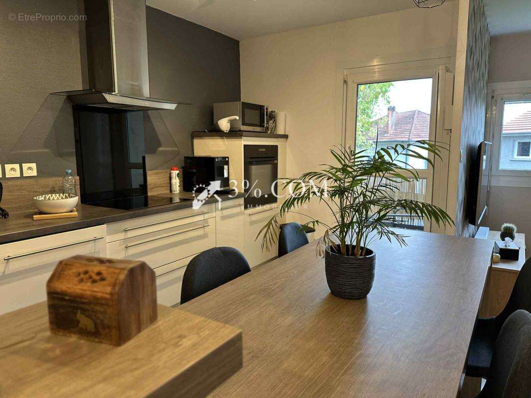 Appartement à ROSIERES-AUX-SALINES