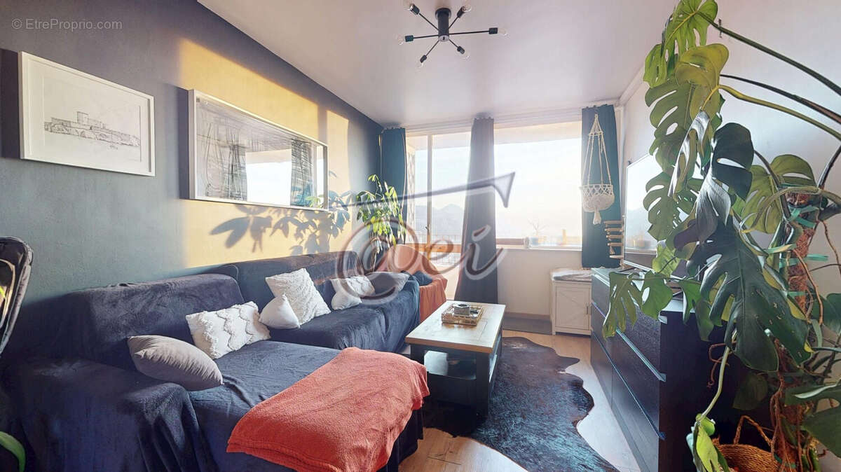 Appartement à MARSEILLE-9E