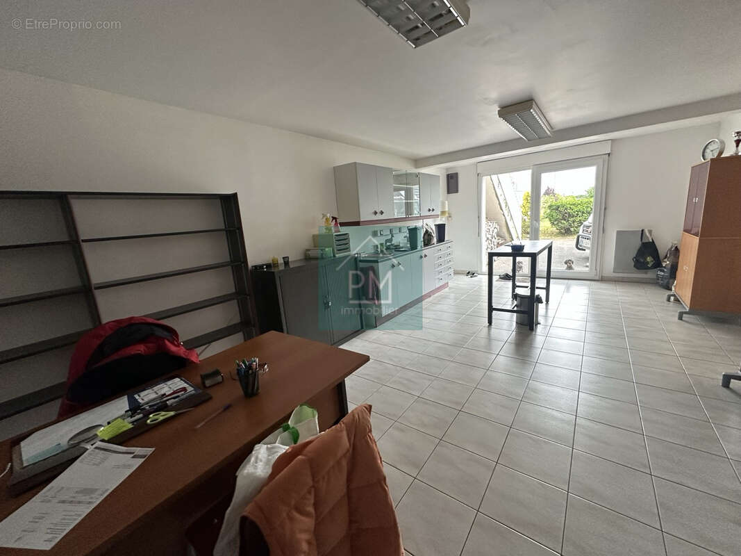 Pavillon d'habitation avec local professionnel indépendant   montdidier (80500) - photo 11