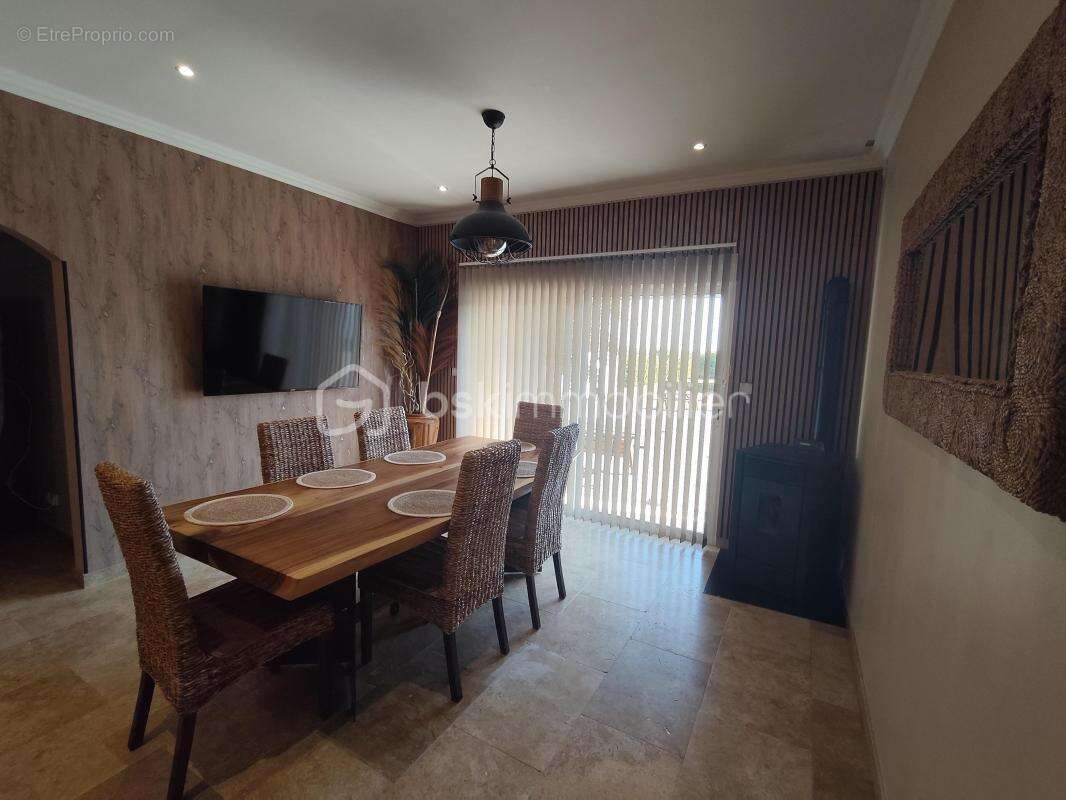 Maison plein pied rénovée avec grand terrain et fort potentiel d'évolution - photo 3