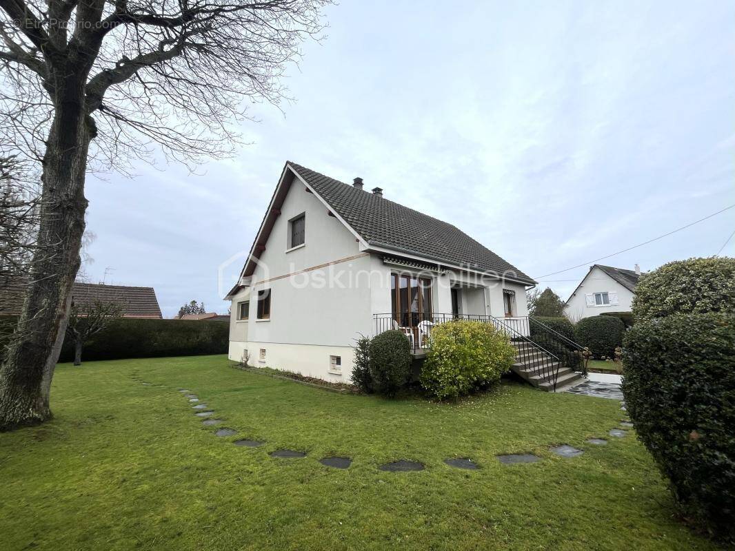 Maison à LA SAUSSAYE