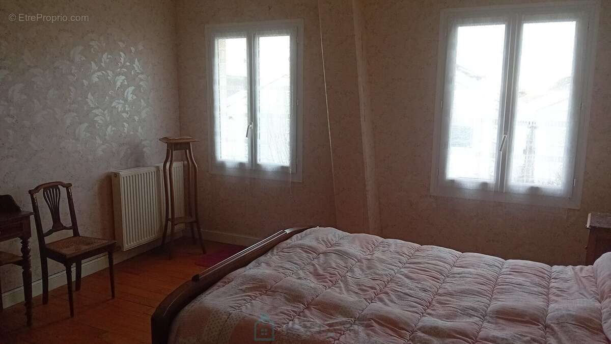 Maison 6 pièces avec grand terrain et dépendances - photo 16