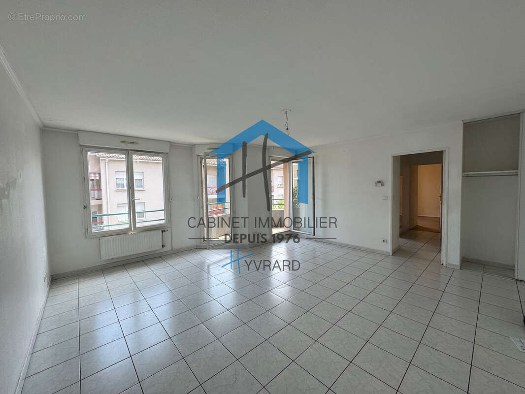 Appartement à DECINES-CHARPIEU