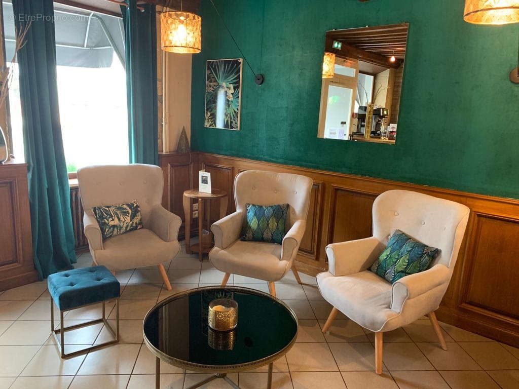 Commerce à PARAY-LE-MONIAL