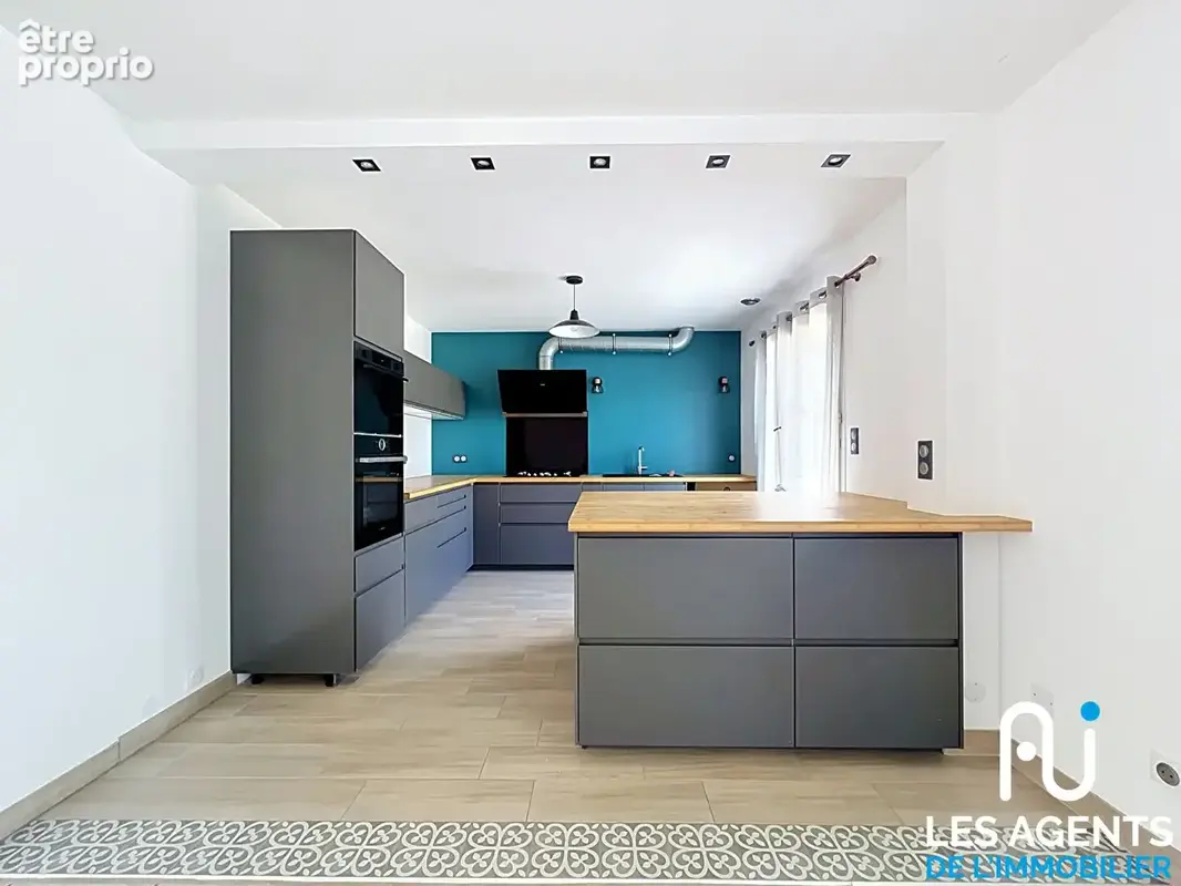 Vernon - Maison familiale 4 chambres  Vie de plain-pied  Terrain 1 150 m² - photo 2