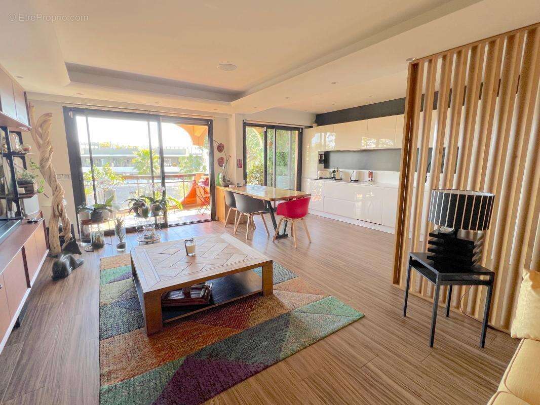 Appartement à VILLENEUVE-LOUBET