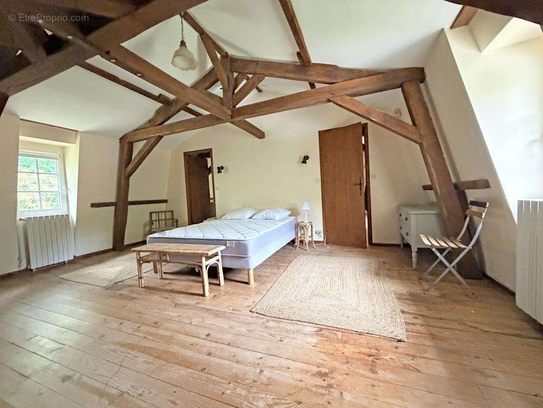 Maison à SAINT-JEAN-D'ESTISSAC