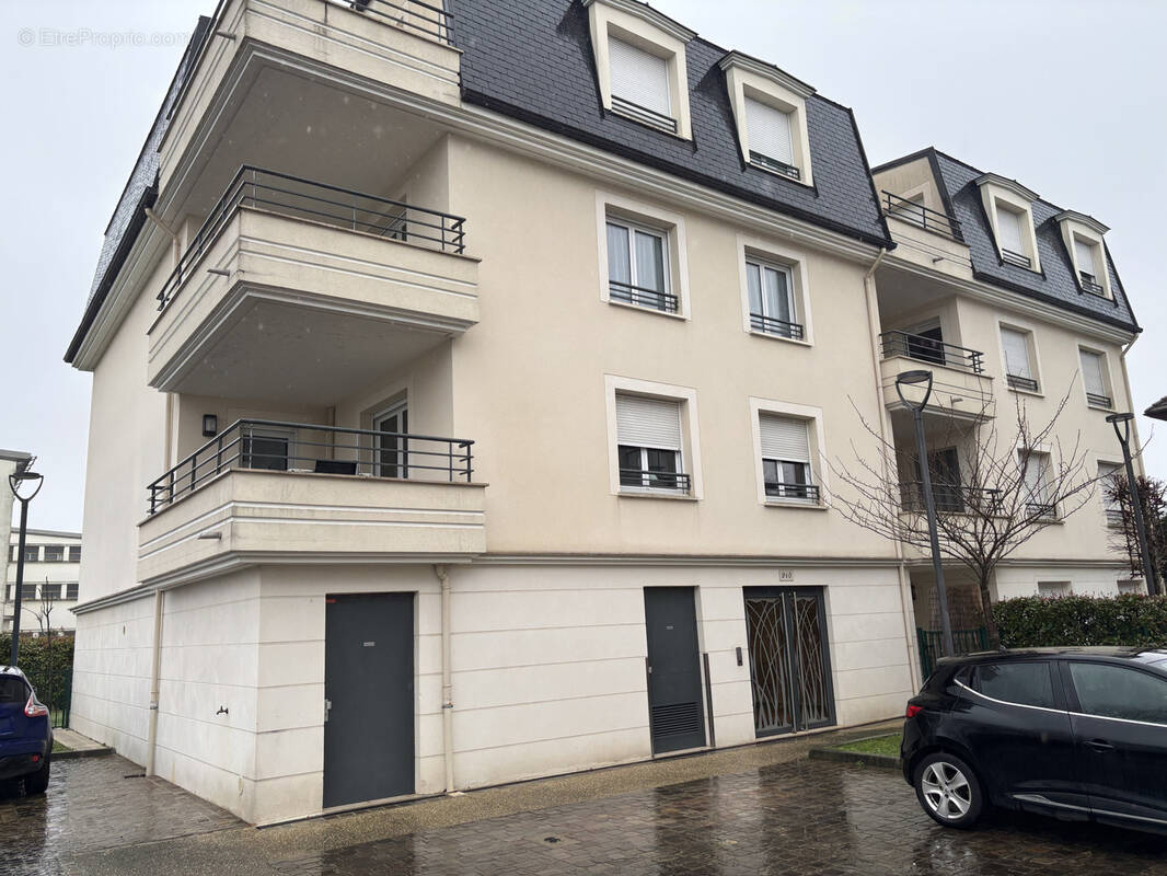 Appartement à SAINTE-GENEVIEVE-DES-BOIS