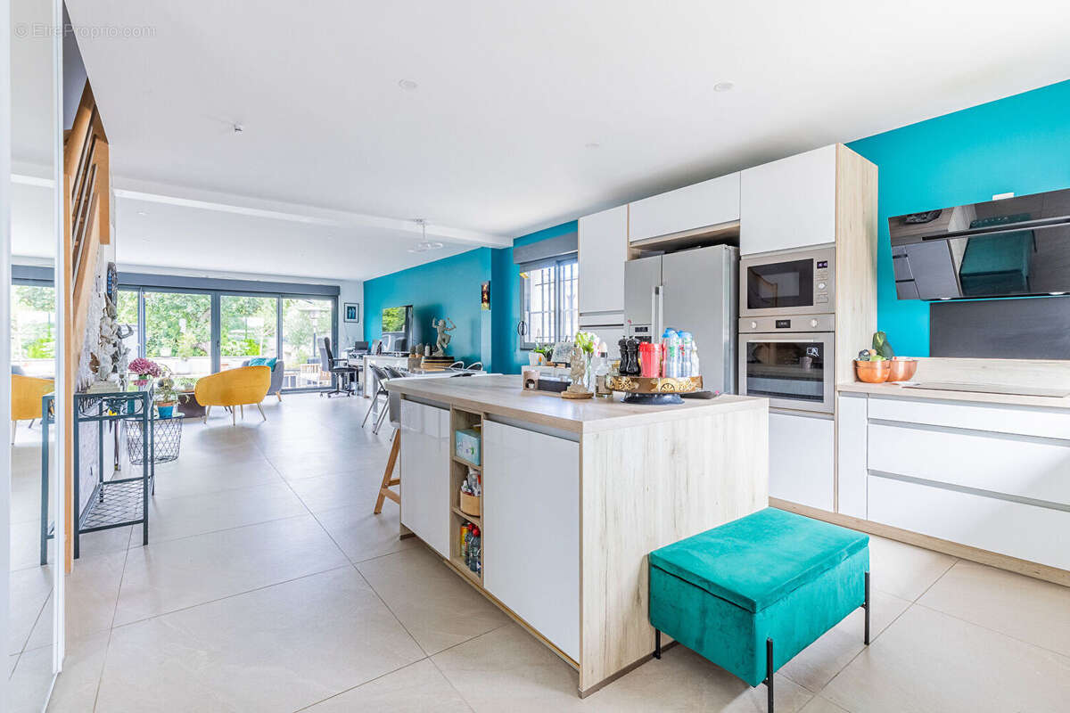 Maison à SAULX-LES-CHARTREUX