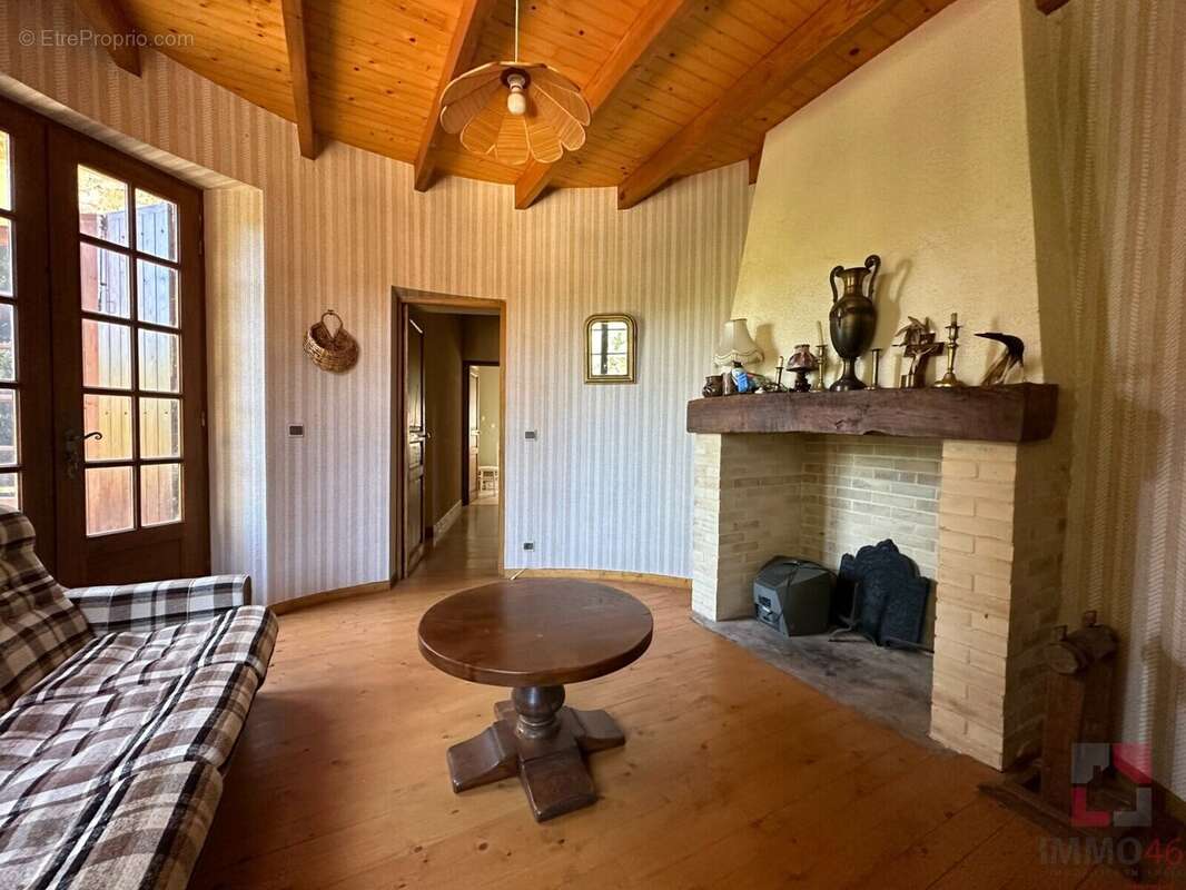 Maison à FRAYSSINET-LE-GELAT