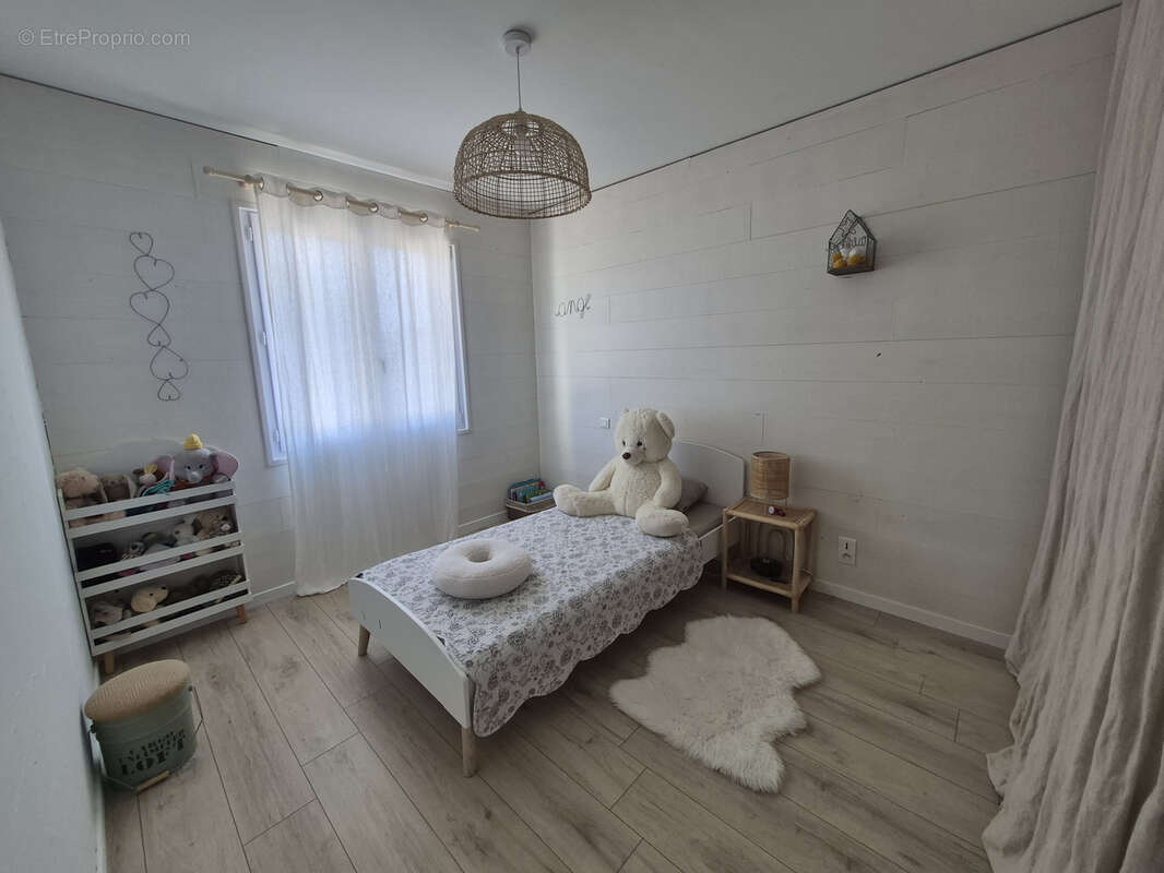 Maison de plain-pied   4 chambres   Sainte-Gemme-la-Plaine (85400) - photo 9