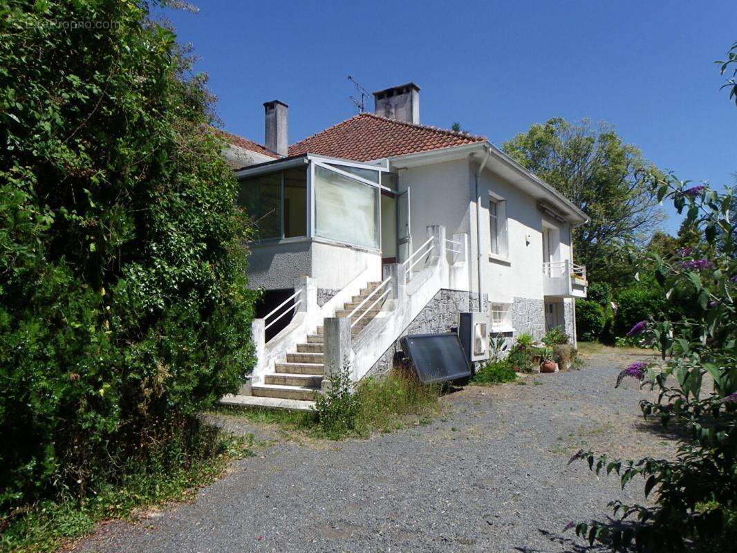 Maison à ORADOUR-SUR-VAYRES