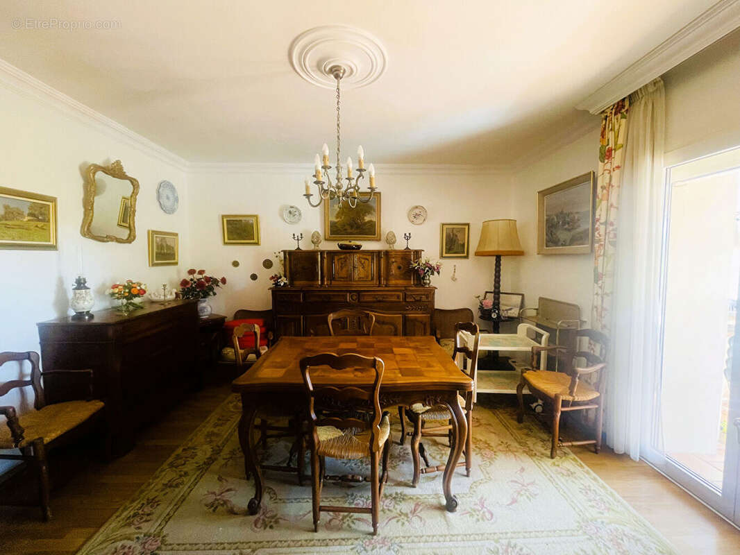 Maison à VALERGUES
