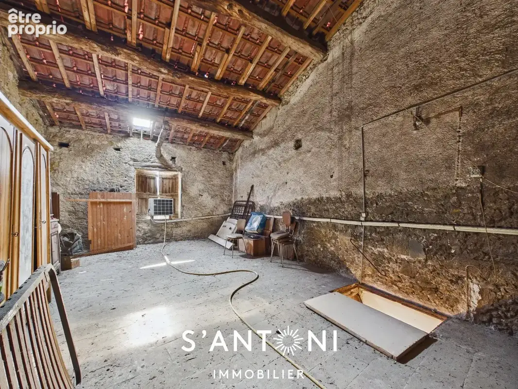 maison de village à fort potentiel avec un garage - photo 8