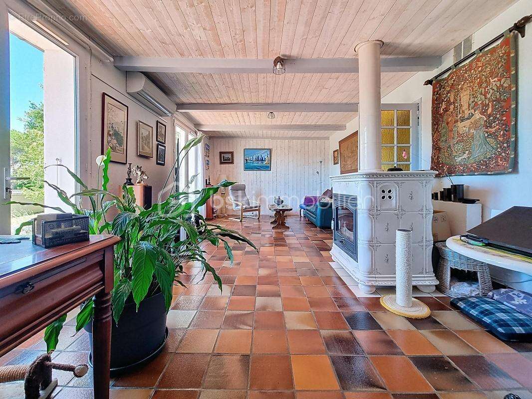 MAISON avec sous-sol total et piscine - photo 5