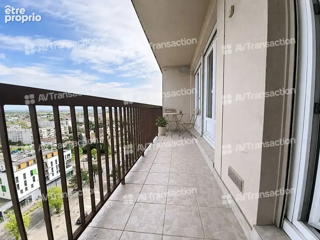 Appartement 4 pièces 82 m² à vendre à Bron (69500) - photo 7