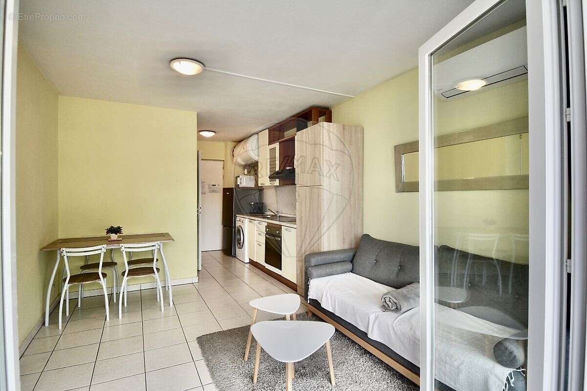 Appartement à VILLENEUVE-LOUBET
