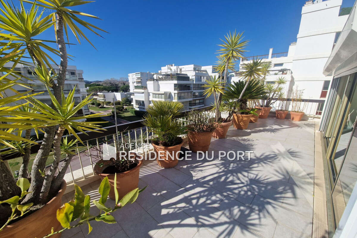 Appartement à MANDELIEU-LA-NAPOULE