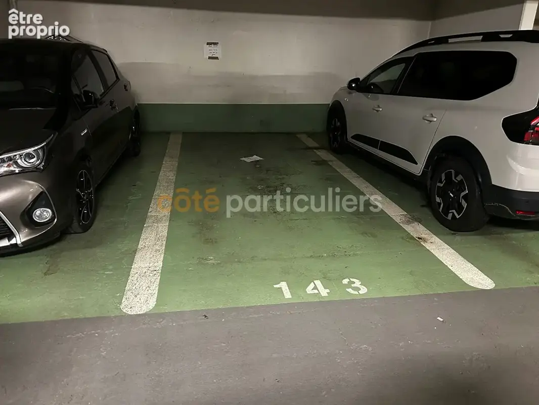 Photo Parking à Chatillon au prix de 17 000€
