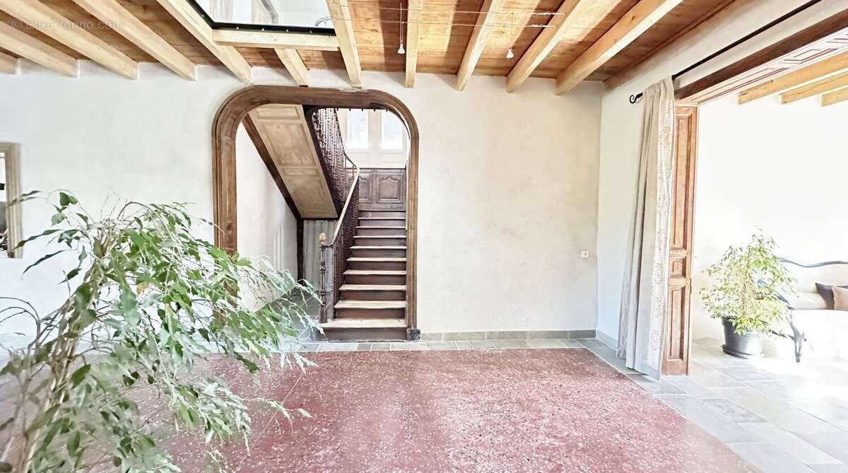 MAISON DE CARACTERE DU 18ème de 9 pièces de 235 M2 - photo 6