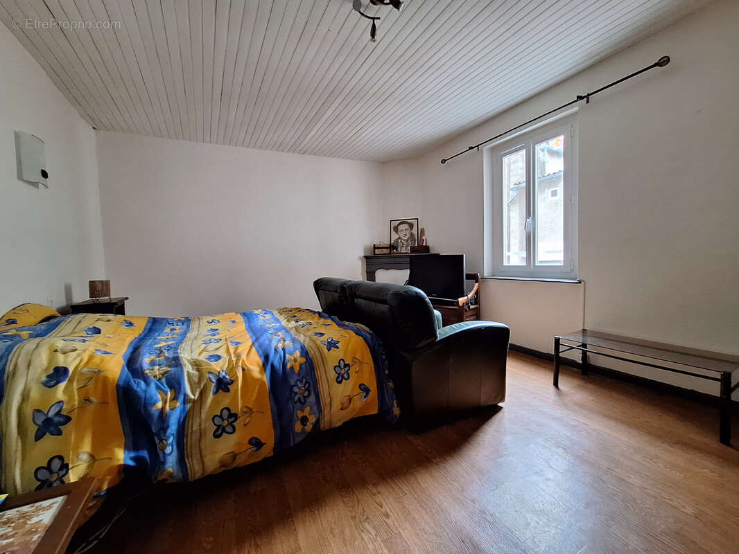 Appartement à LABRUGUIERE