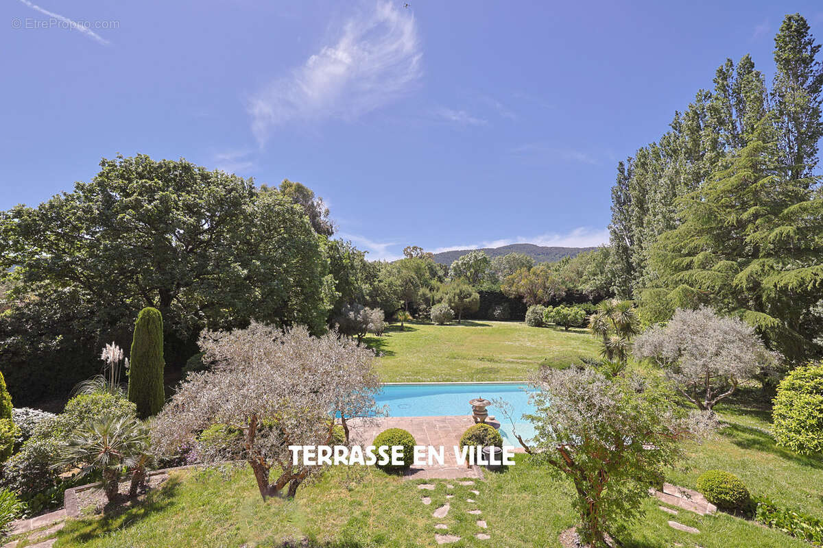 Maison à HYERES