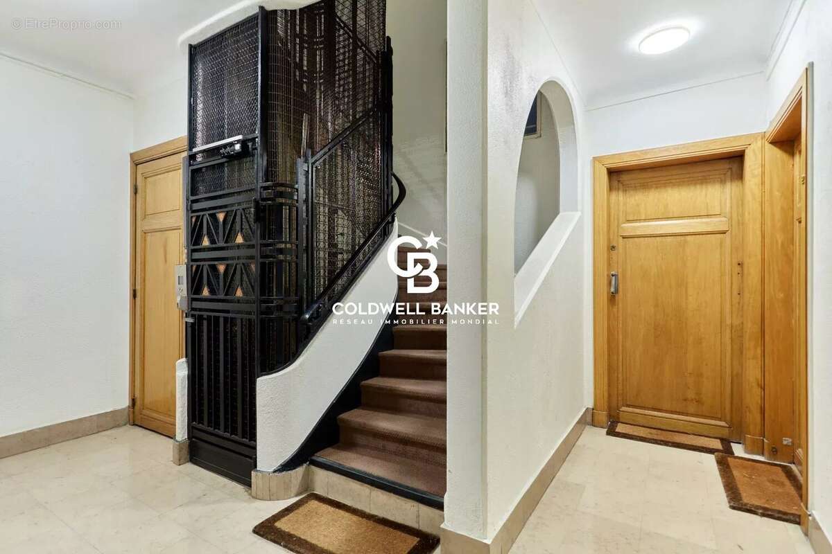 Appartement à PARIS-7E