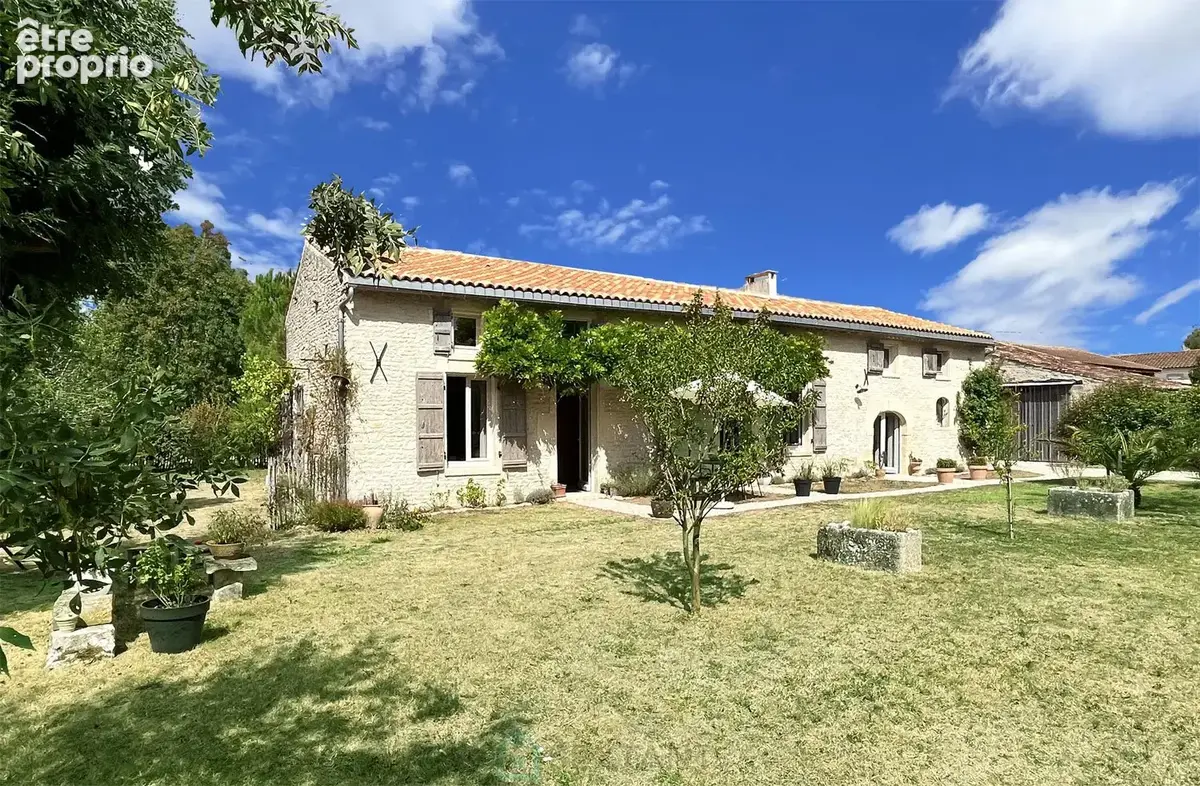 Maison à AUMAGNE