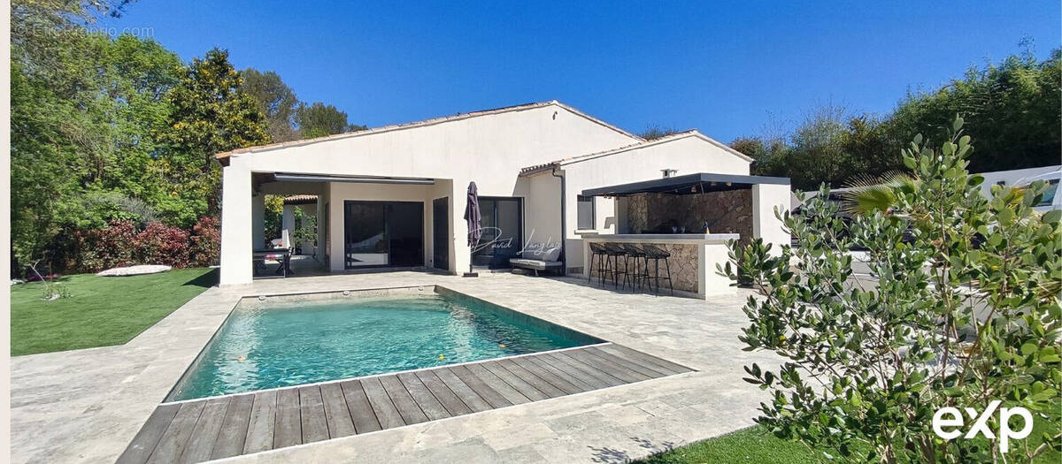 Maison à ROQUEFORT-LES-PINS
