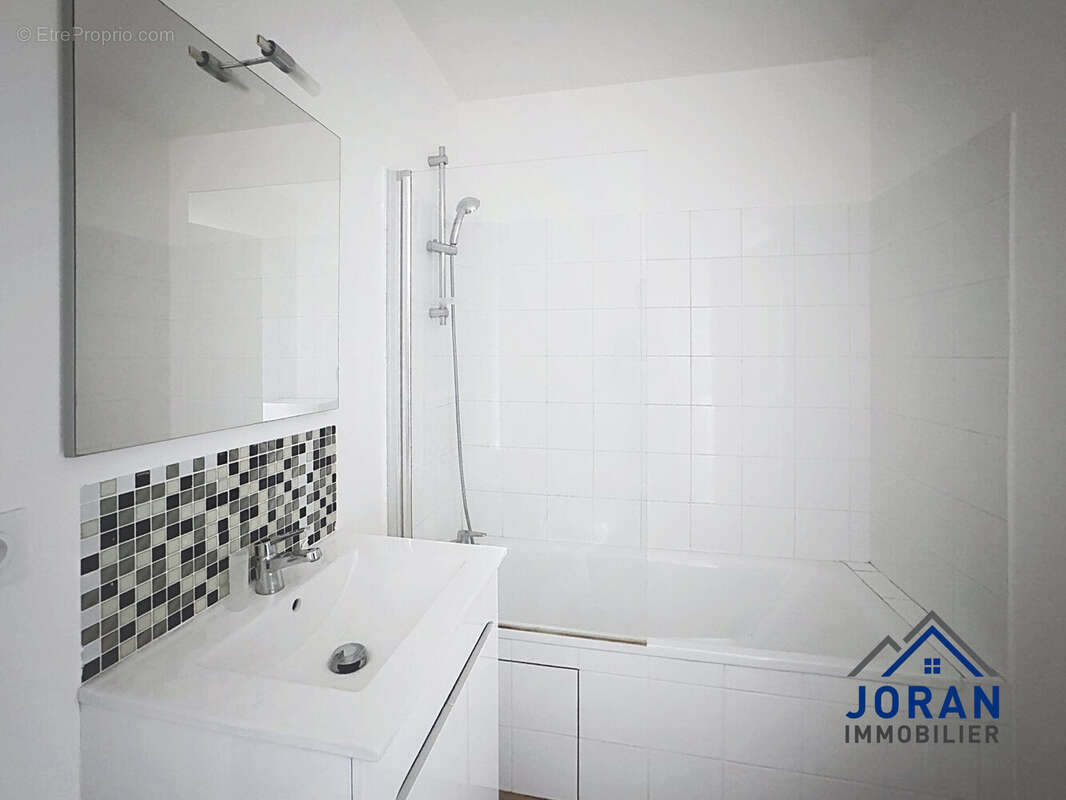 SDB - Appartement à PRESILLY
