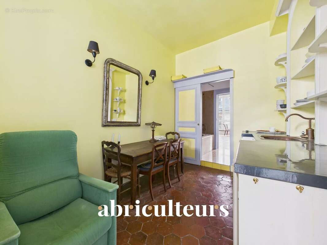 Appartement à PARIS-4E