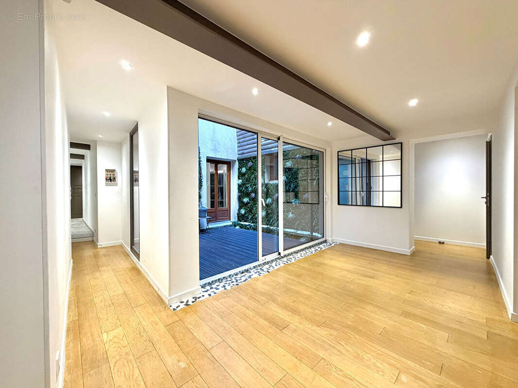 Appartement 129 m² ? 4 chambres ? Patio ? Centre-ville de Saint-Étienne - photo 4