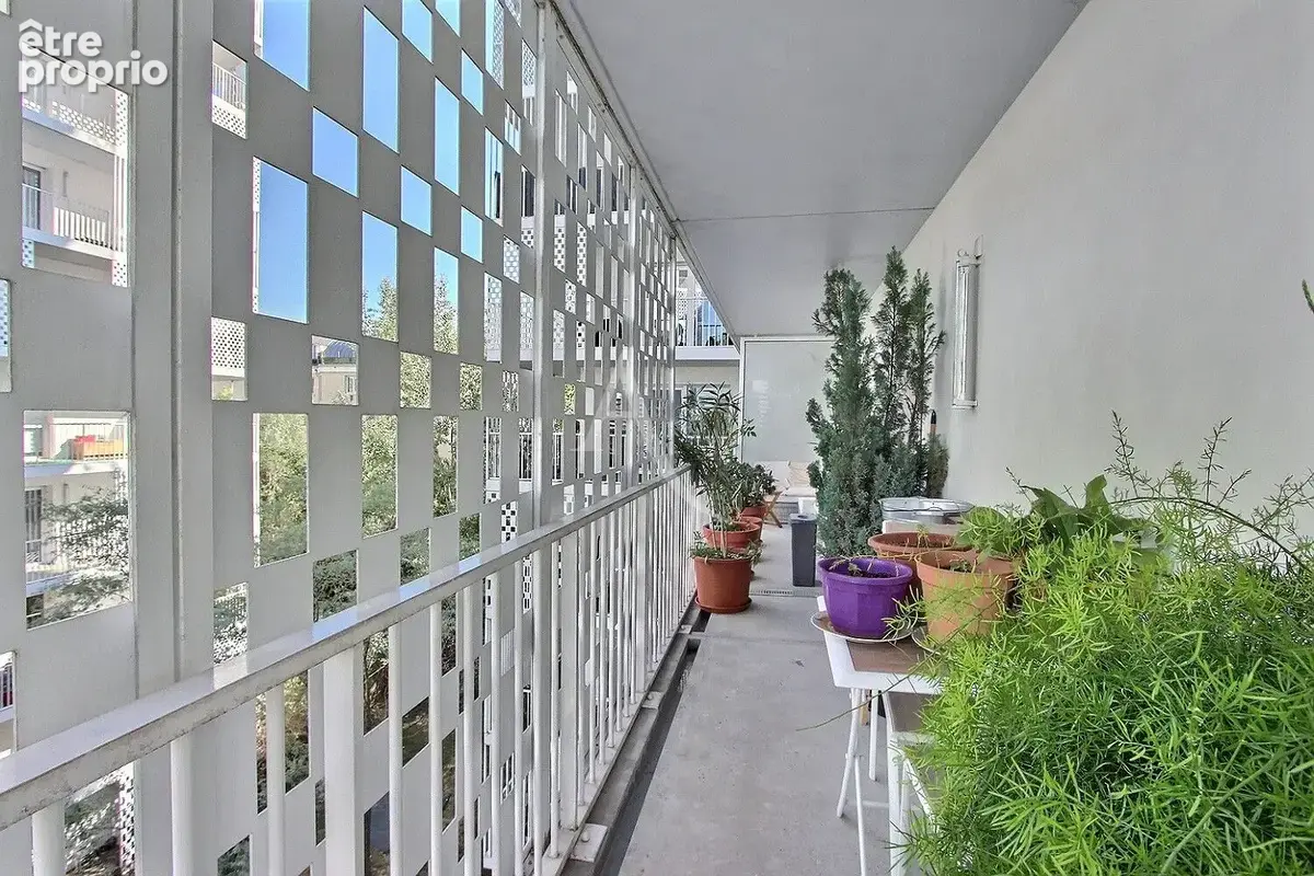 Appartement Clichy 2 pièce(s) 49 m2 avec balcon - photo 2