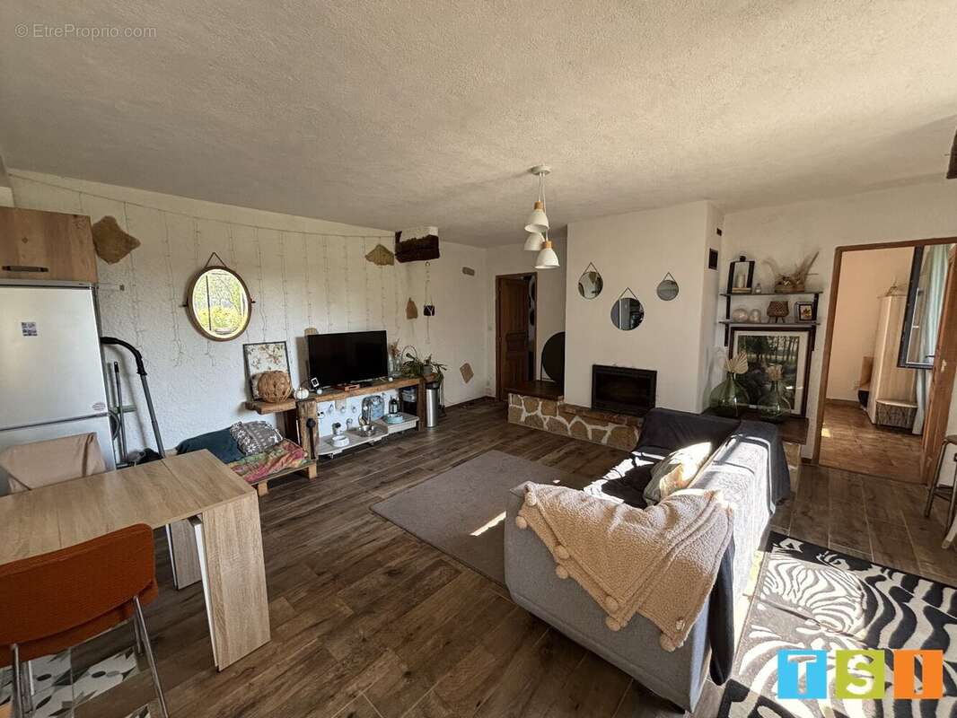 Maison à SAINT-MARCET