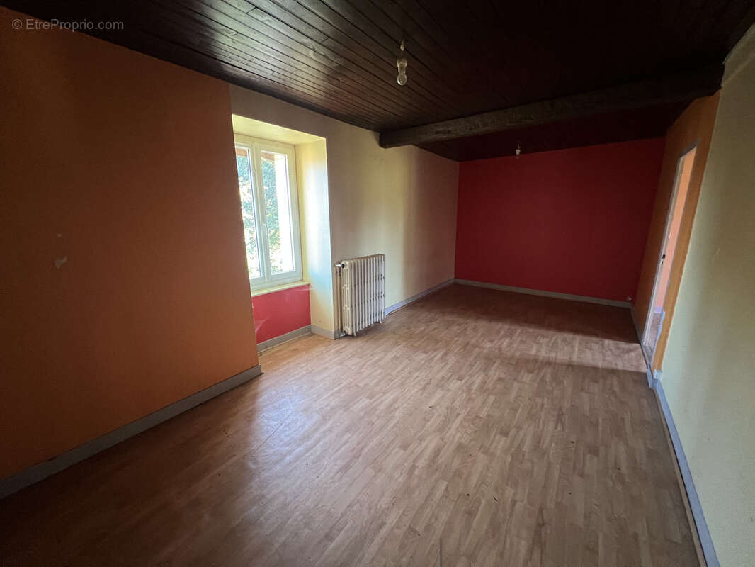 Maison à MOUSTIER-VENTADOUR