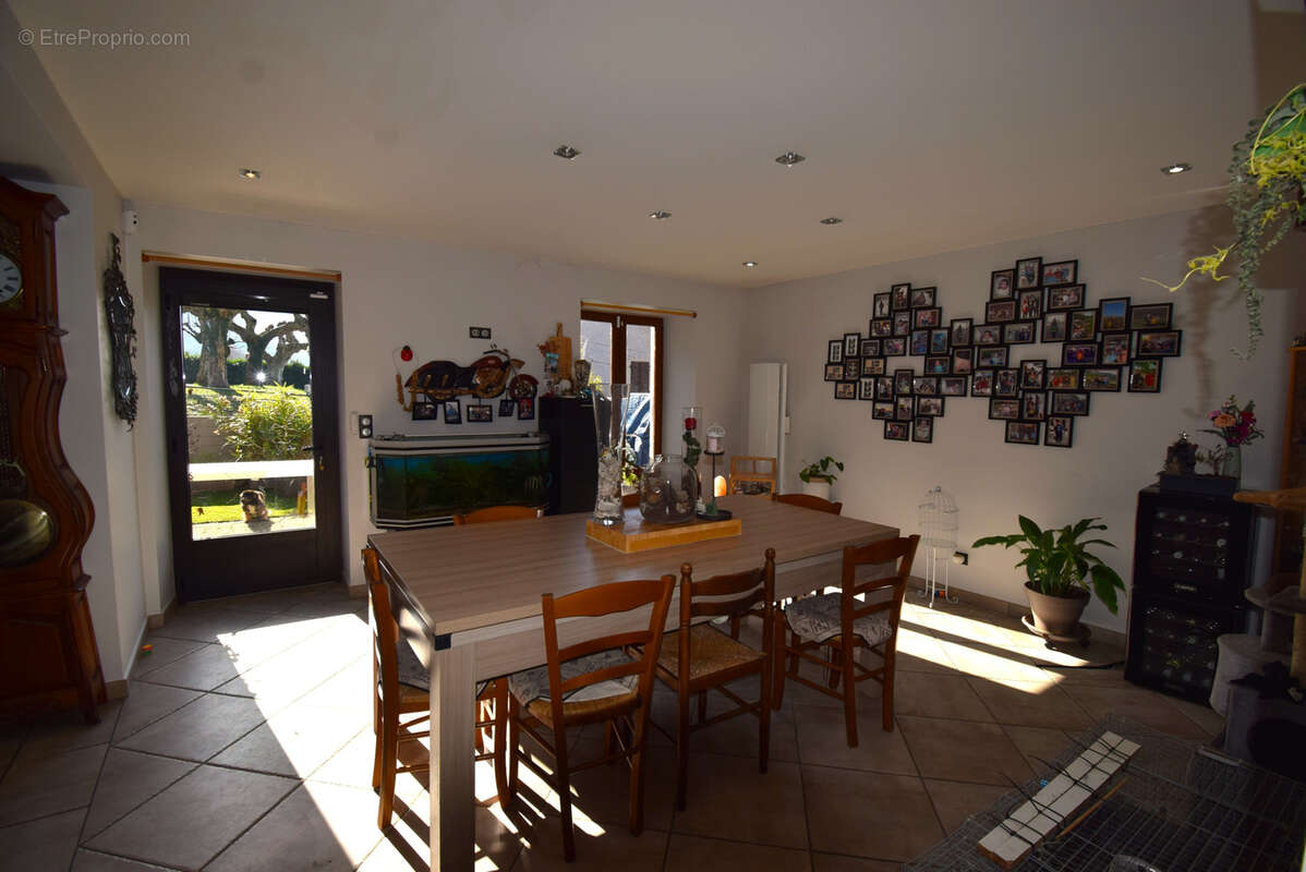 Maison à CHINDRIEUX