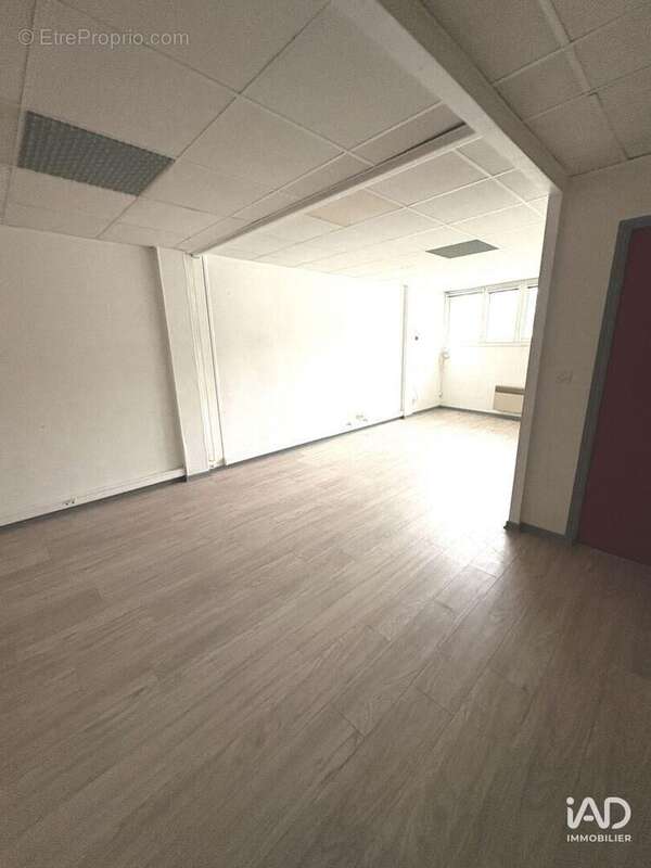 Photo 6 - Commerce à TROYES