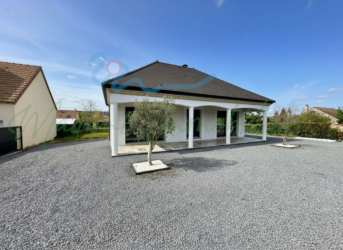 Maison à FRENEUSE