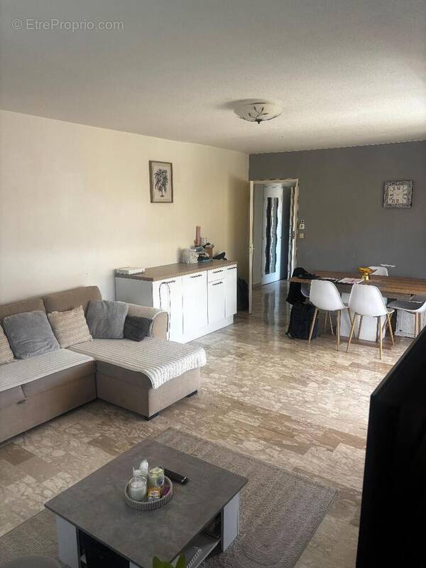   - Appartement à DRAGUIGNAN