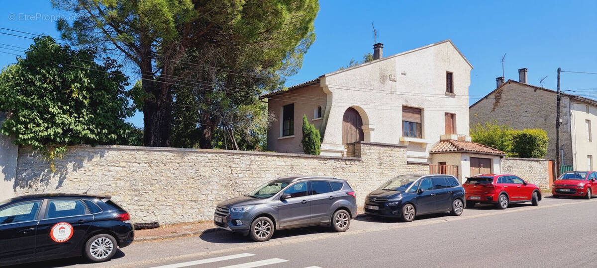 Maison à RUFFEC