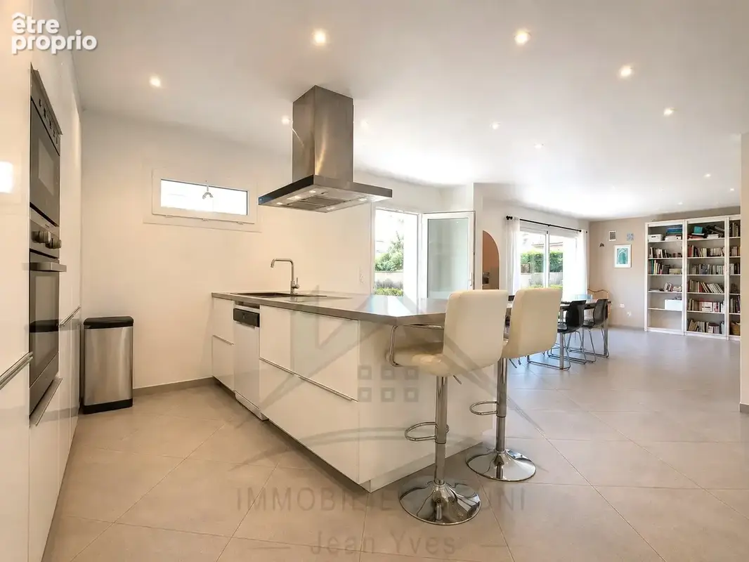 Bas de villa de 115 m2   type 4   terrain de 470 m2   cuisine d’été - photo 9