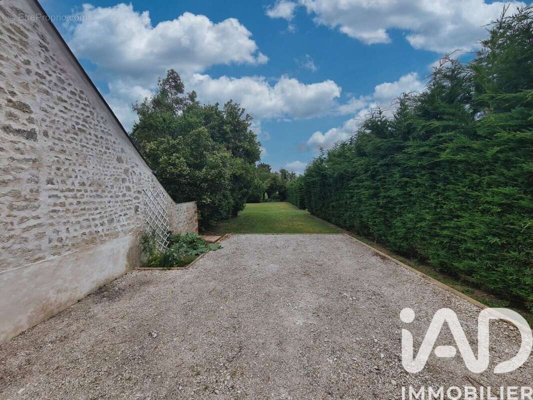 Maison 107 m² à Greneville-En-Beauce  - photo 2