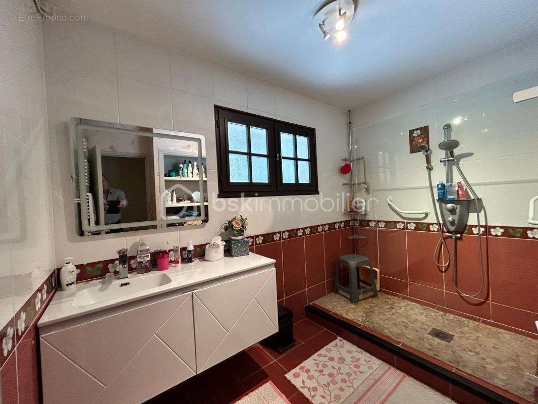 Maison à AUBIE-ET-ESPESSAS