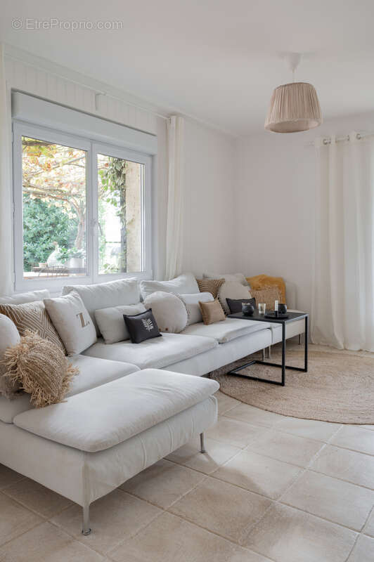 Maison à SAVIGNAC-SUR-LEYZE