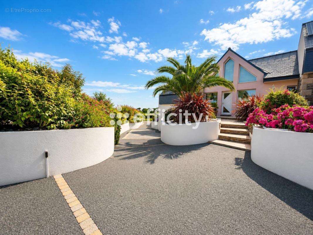 Maison 234 m² à Saint-Quay-Perros  - photo 3