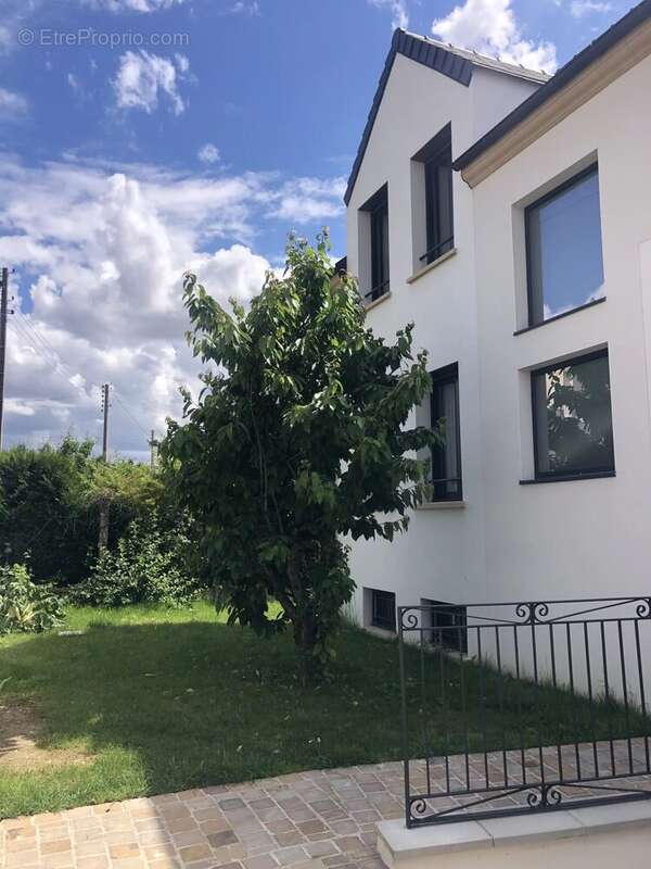 Maison à SARTROUVILLE